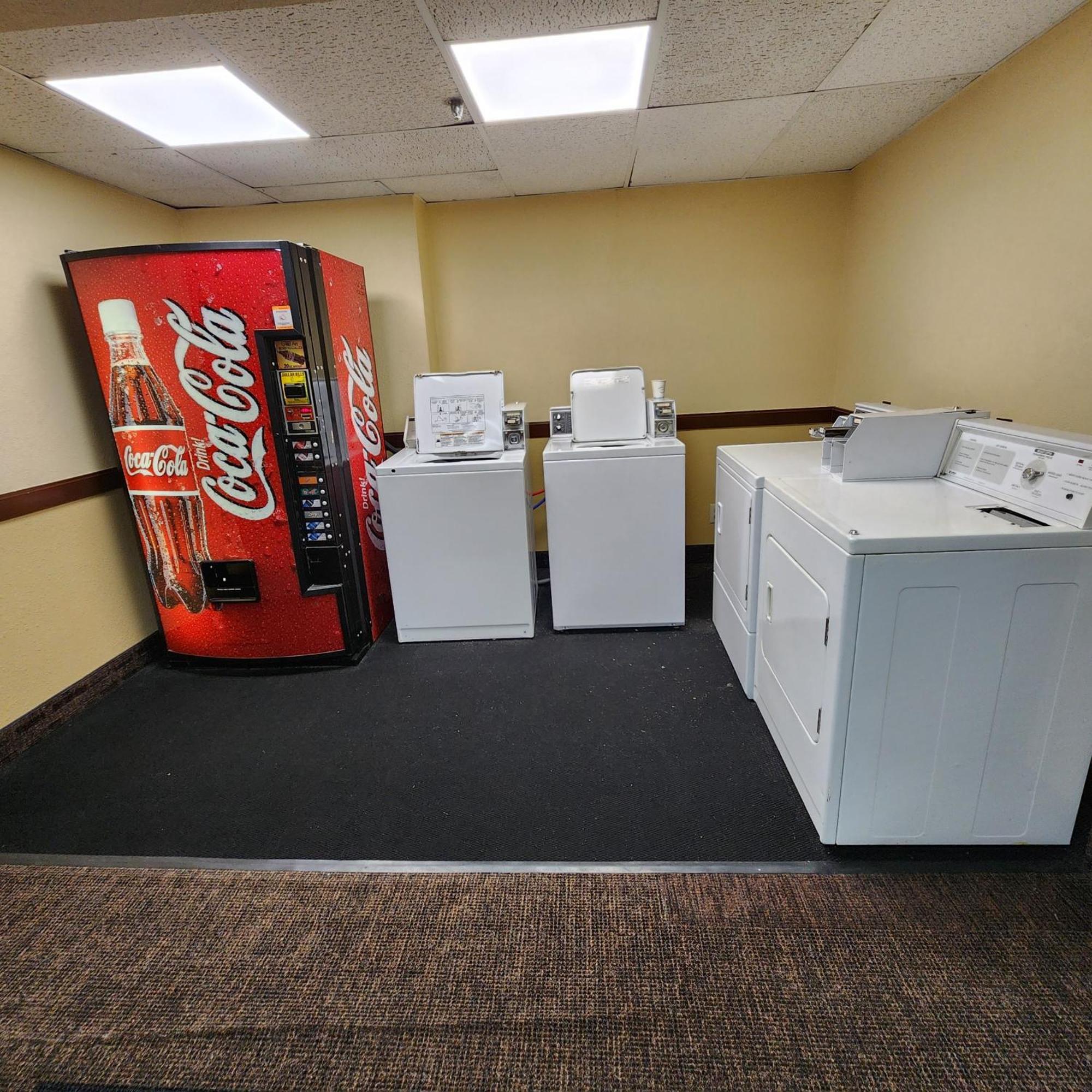 Katahdin Inn & Suites Millinocket Eksteriør billede
