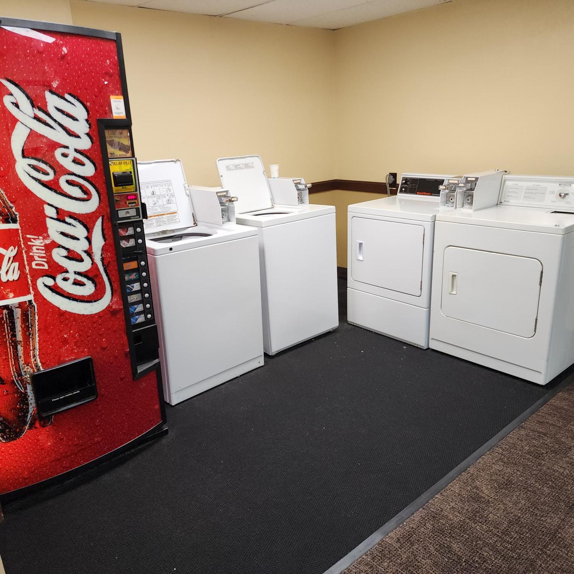 Katahdin Inn & Suites Millinocket Eksteriør billede