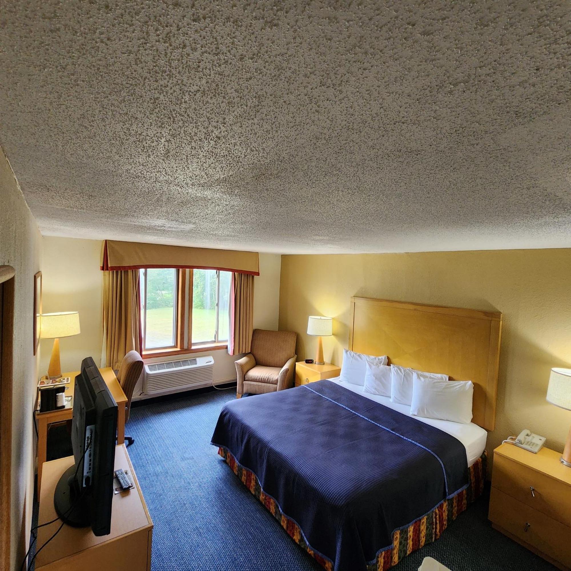 Katahdin Inn & Suites Millinocket Eksteriør billede
