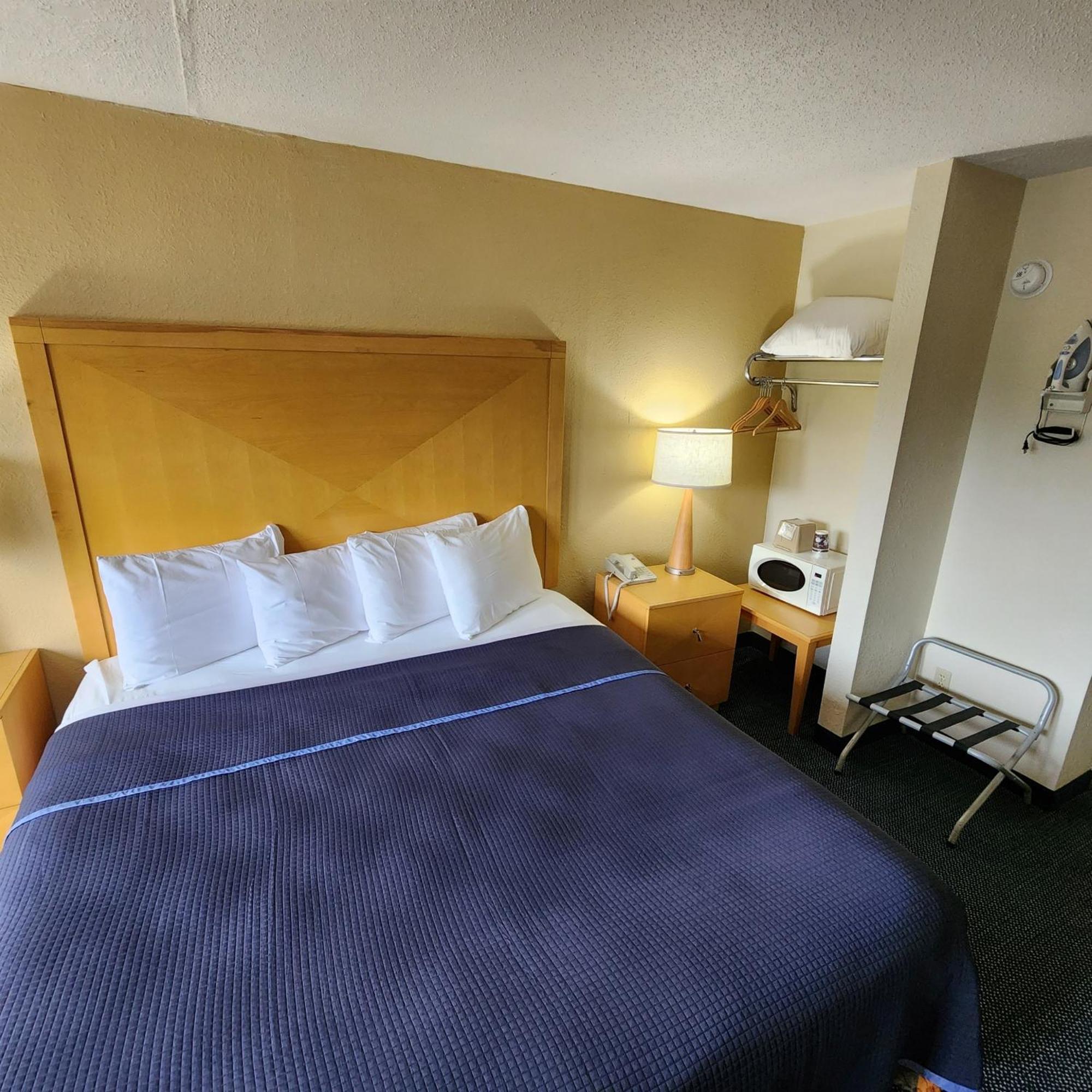 Katahdin Inn & Suites Millinocket Eksteriør billede