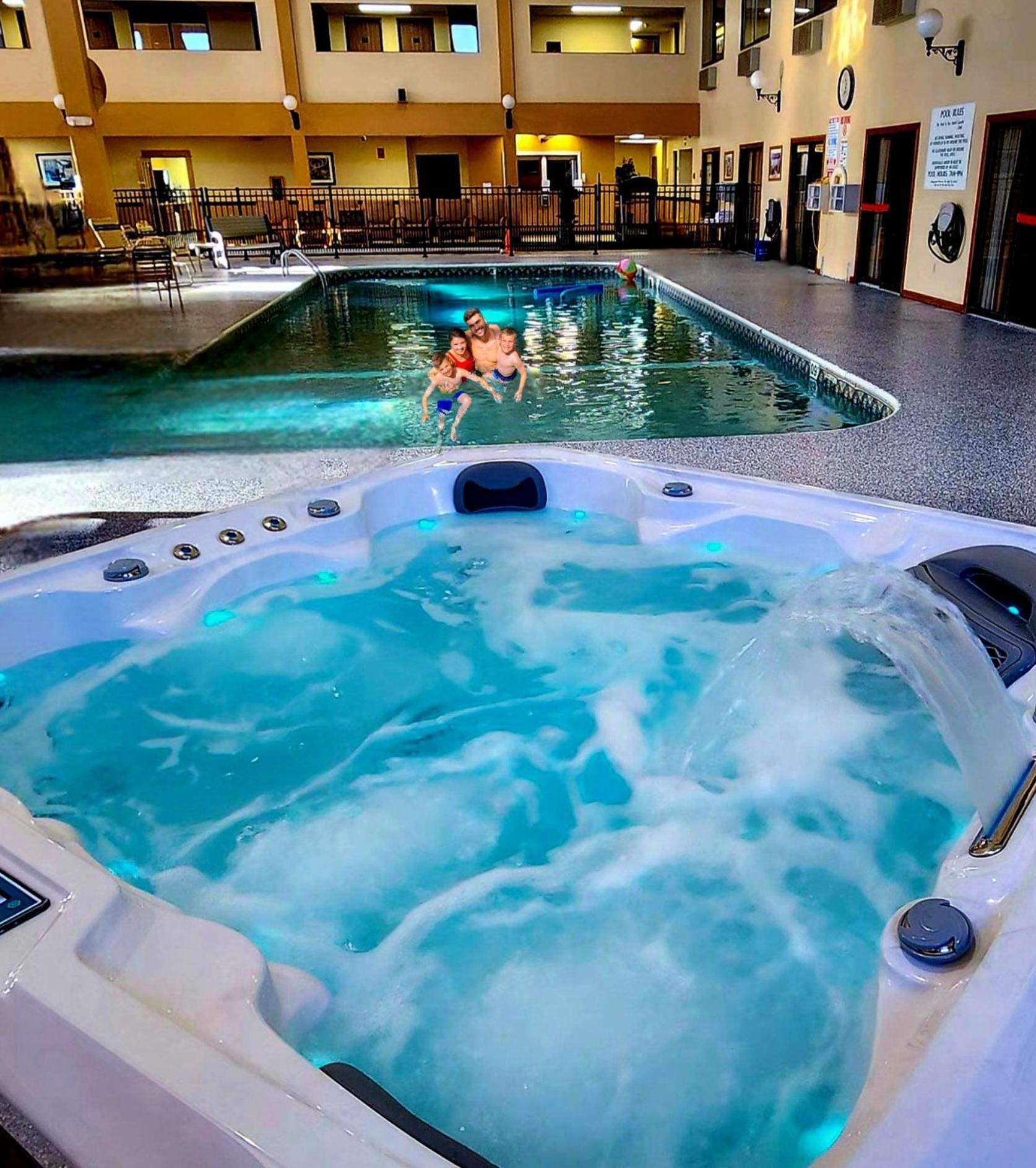 Katahdin Inn & Suites Millinocket Eksteriør billede