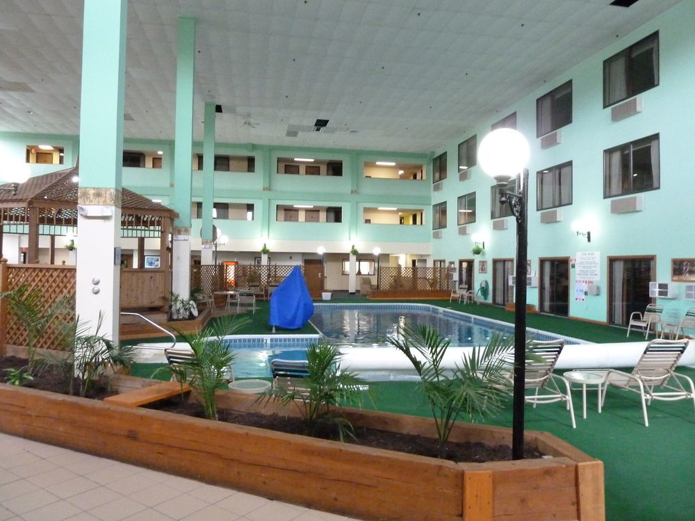 Katahdin Inn & Suites Millinocket Eksteriør billede