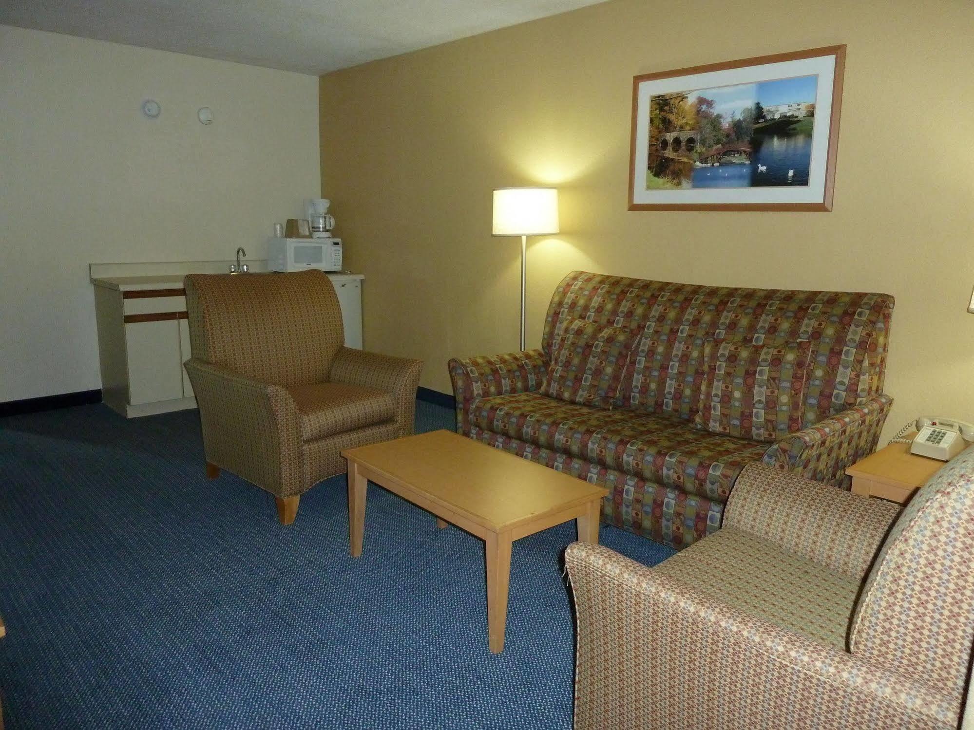 Katahdin Inn & Suites Millinocket Eksteriør billede