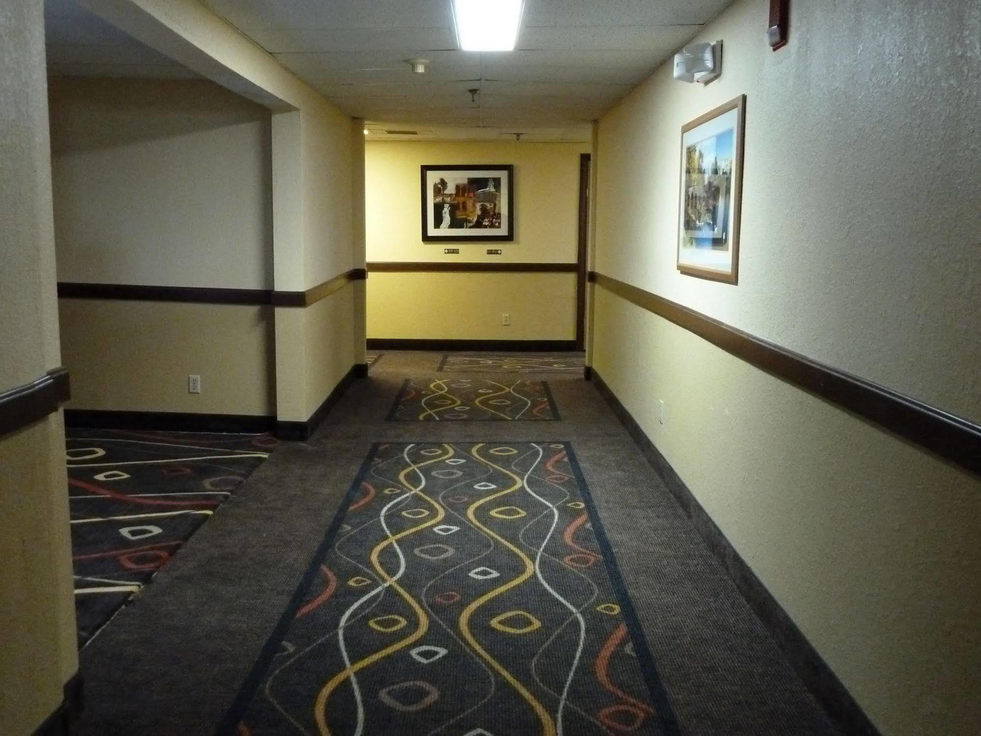 Katahdin Inn & Suites Millinocket Eksteriør billede